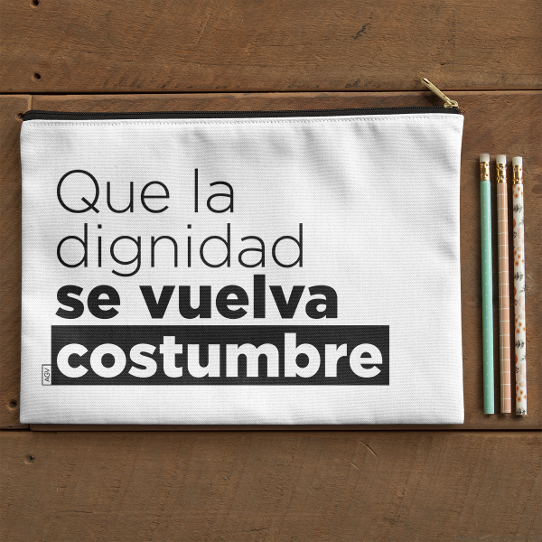 Dignidad costumbre Andrea Garrido Andreaigv pouch